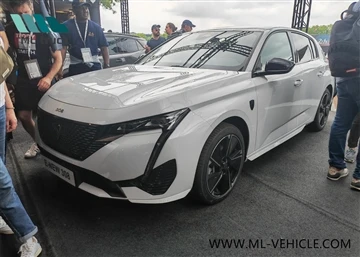 نیا Peugeot E-308، 400km کی رینج کے ساتھ، اپنی حقیقی دنیا میں ڈیبیو کرتا ہے۔
